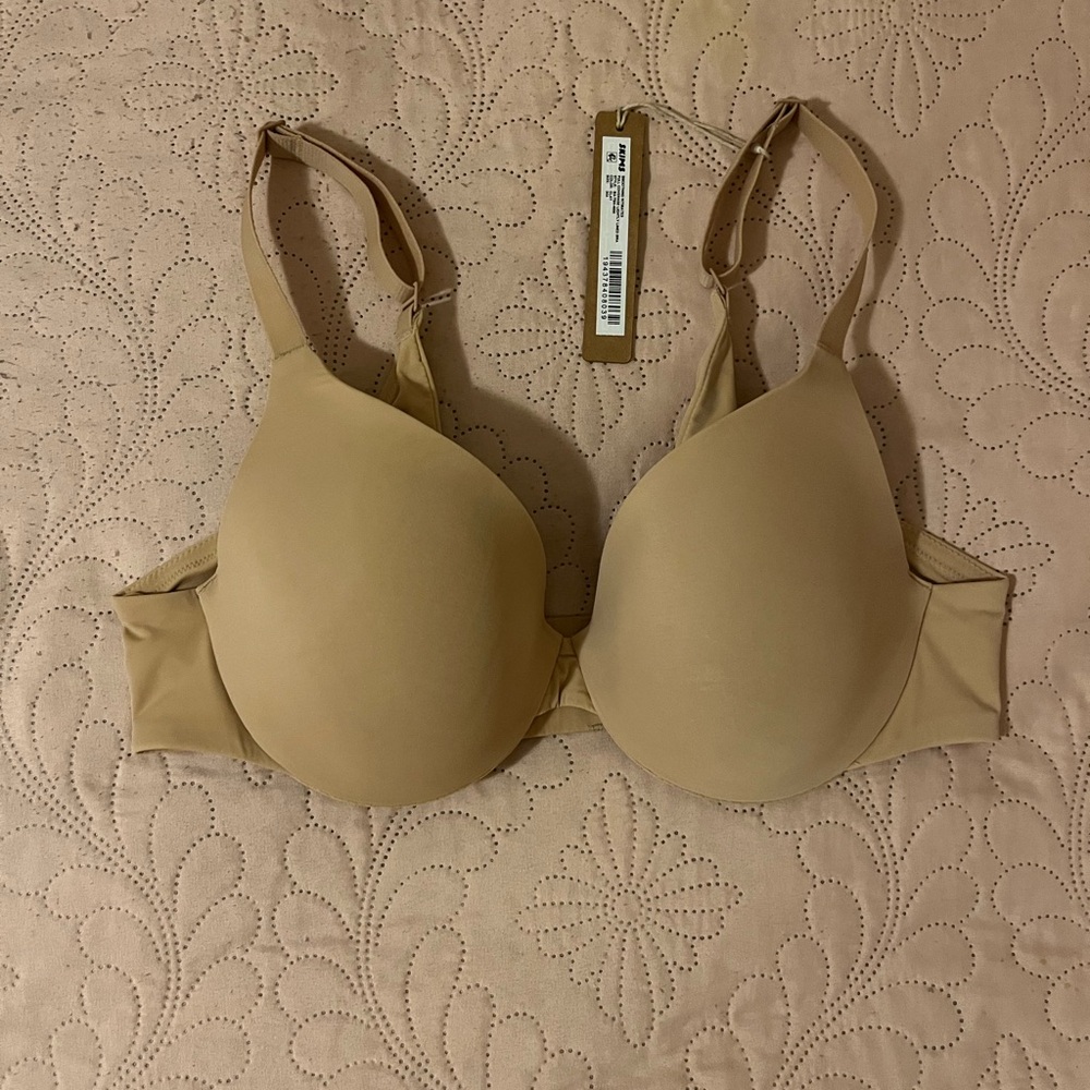 NWT SKIMS Smoothing Intimates Full Coverage Lightly Lined Bra - 34A